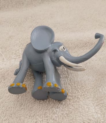 miniature figurine animaux éléphant gris plastique