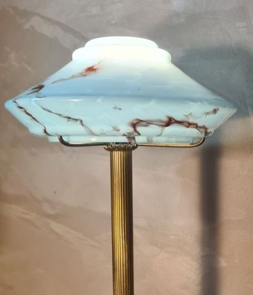 lampe bronze  et laiton art deco  opaline marbré  45x30 av n