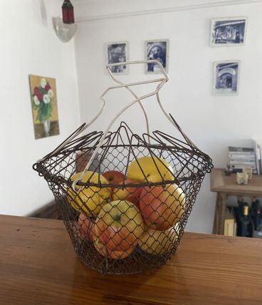 Ancien panier pliable en fil de fer tressé 