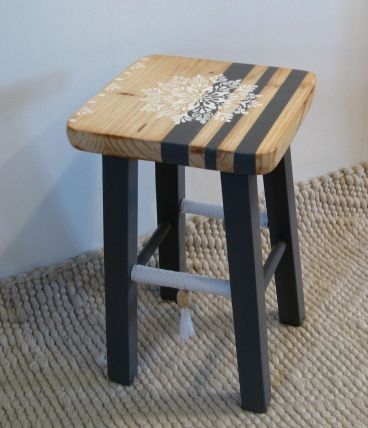 TABOURET MASSIF