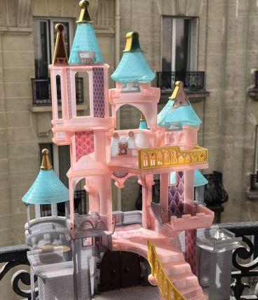 Chateau disney  son et lumieres, carrosse et figurines