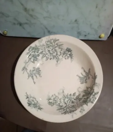 Plat creux faïence de Givors