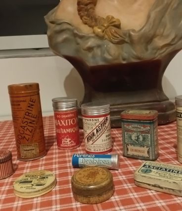 Anciennes boîtes de médicaments  (lot de 10)