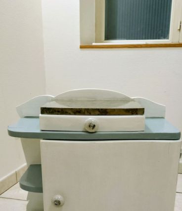 buffet de chevet restauré et repeint