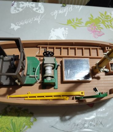 Bâteau chalutier playmobil année 80