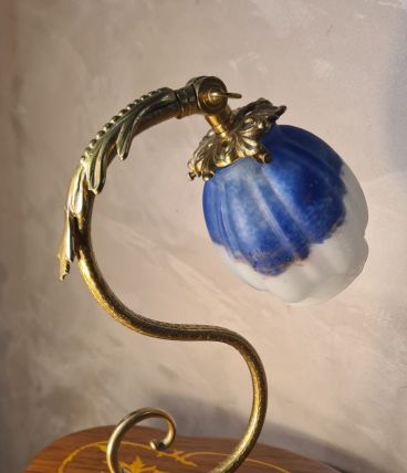 lampe bronze ciselé art nouveau avec tulipe signé laflore  ,