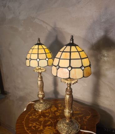 paire de lampes de de chevet regule doréavec abat jour en pa