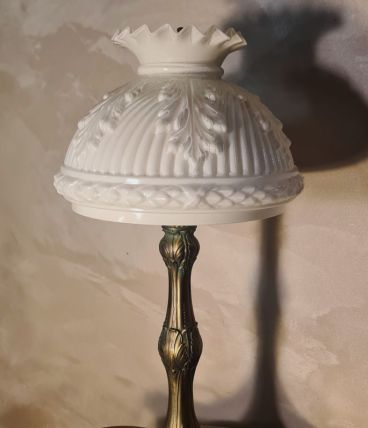 lampe regule patiné et abat jour 1900 opaline blanche moulé 
