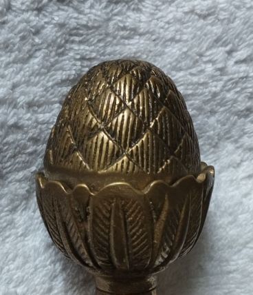 Porte-embrasse pour rideaux en  Laiton forme pomme de pin 