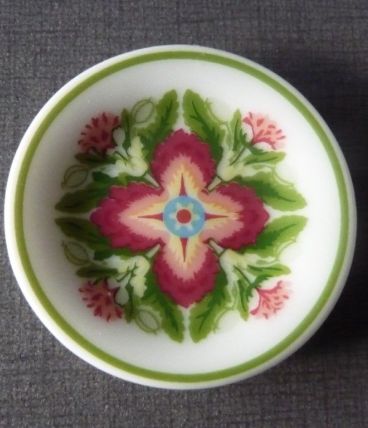 NEUVE - Fève estampillée 2026 en porcelaine, Bernardaud