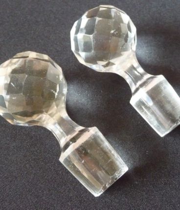 Vintage, années 50 - 2 bouchons pour carafe ancienne