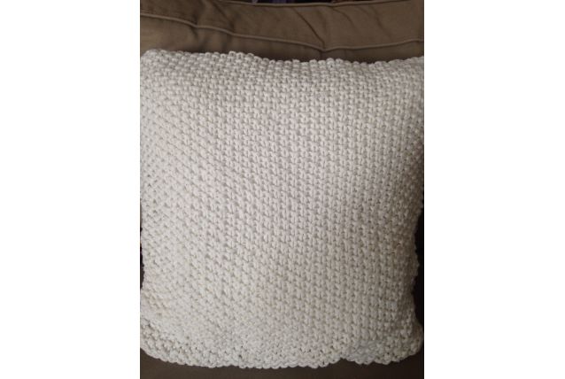 Housse en crochet beige 