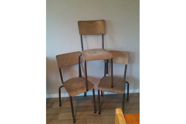 Chaise d'écolier vintage