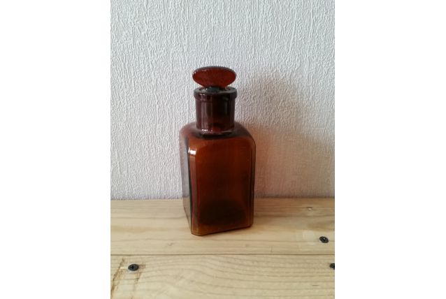 Fiole ambrée en verre 