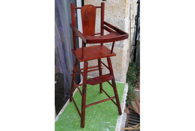 ancienne chaise de poupee