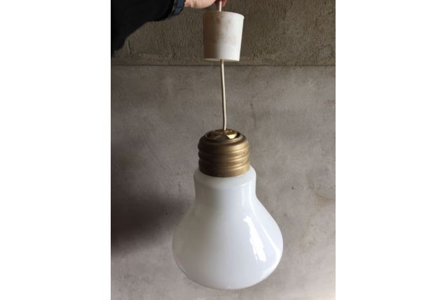 lustreen forme d'ampoule XXL en verre