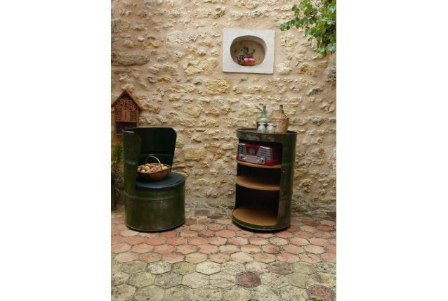 Fauteuil et étagère 