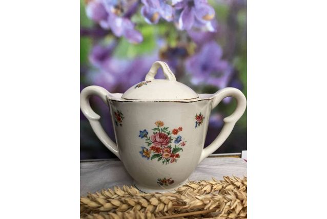 Sucrier en porcelaine