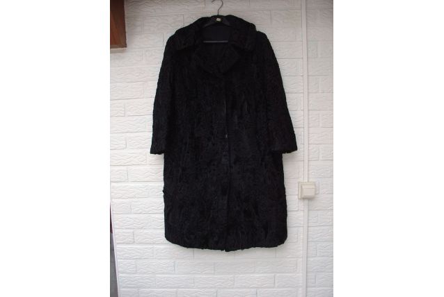 vintage manteau astrakan:théâtre ou.....transformation