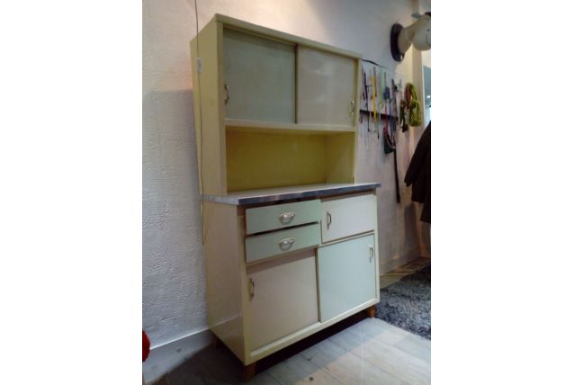 Buffet de cuisine vintage de 1960