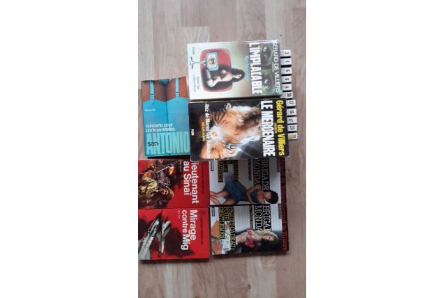 Lot de 12 romans policier  l'implacable de Gérard  Villiers 