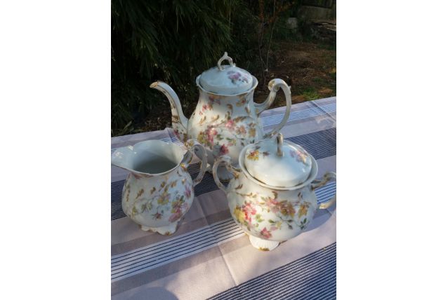 Théière avec son sucrier et son pot à lait année 50