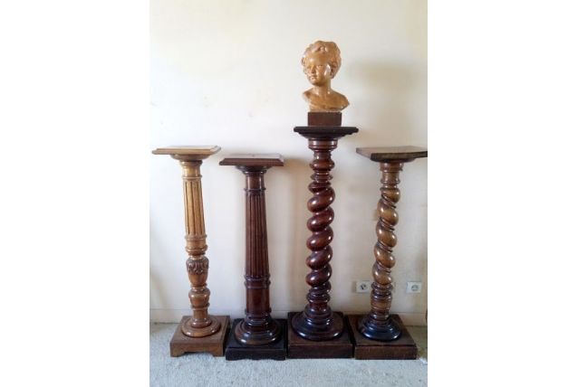 Colonne en bois massif