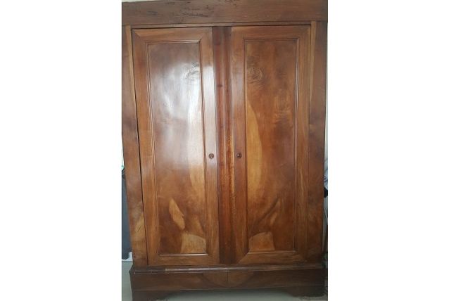 Armoire style Louis Philippe