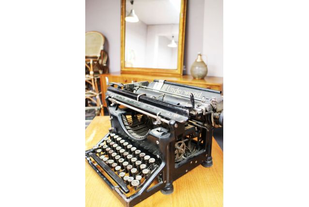 Machine à écrire Underwood vintage ancienne