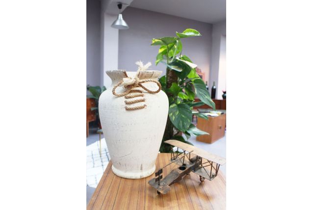 Vase original à lacets 