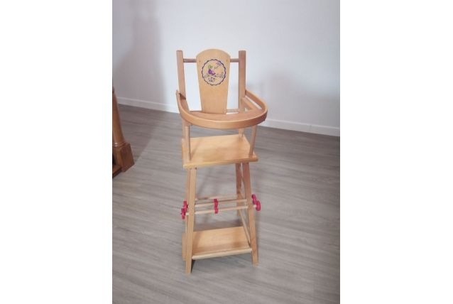 Chaise haute pour poupée