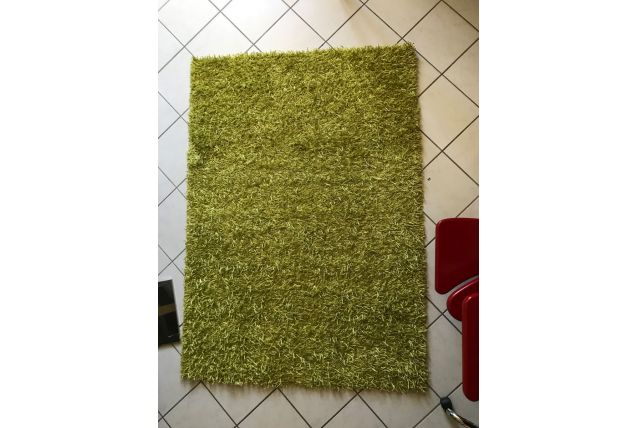 Tapis spaghetti vert acidulé