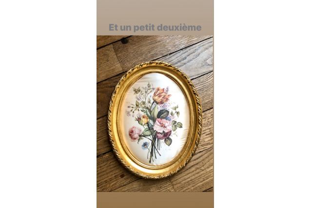 Cadre médaillon doré à la feuille 