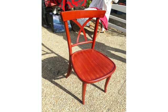 Chaise rouge bordeaux en bois neuves style bar à vin