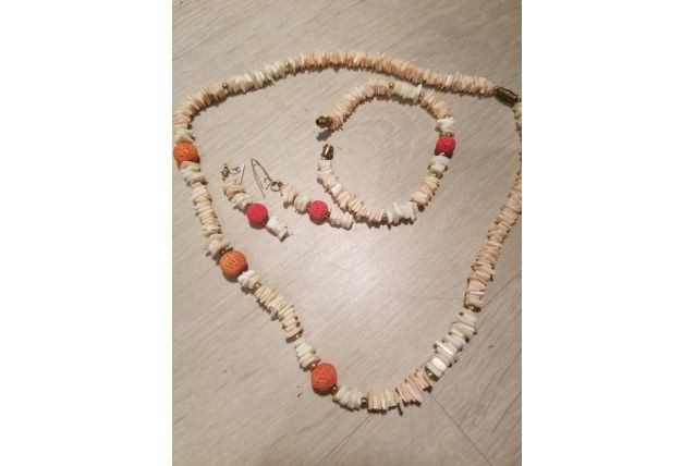 Parure collier coquillage 