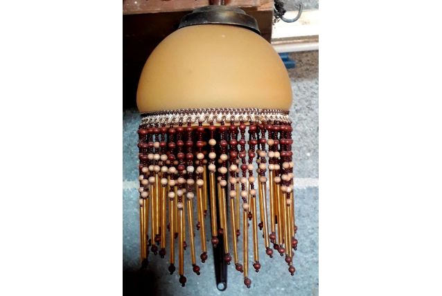 Suspension opaline ocre  franges perles 