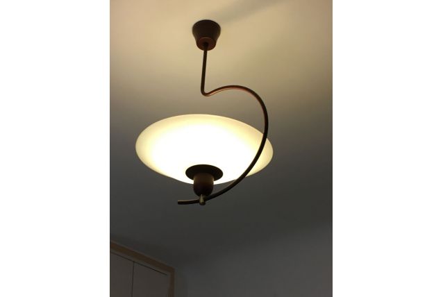 suspension verre et métal peint