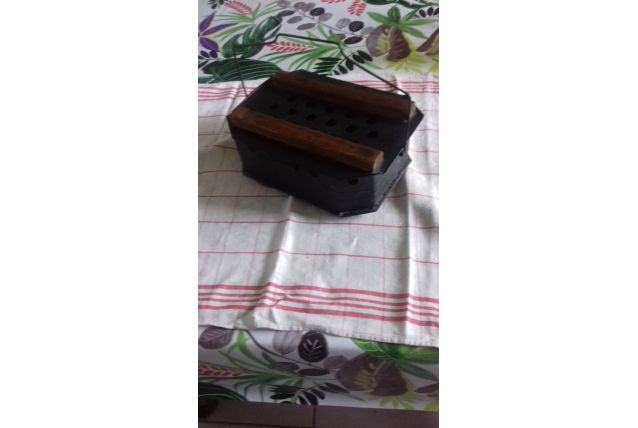 chaufferrette a braises fin 19e siecle métal