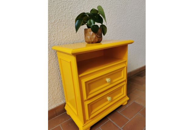 Table de chevet en bois massif vintage relooke