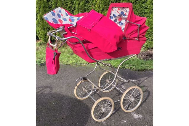 Landeau avec accessoires