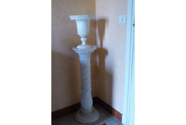 Colonne lumineuse décorative blanche céramique tout style