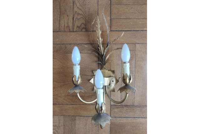 Applique en métal doré