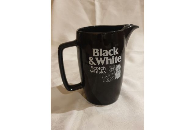 Pichet Black and White
