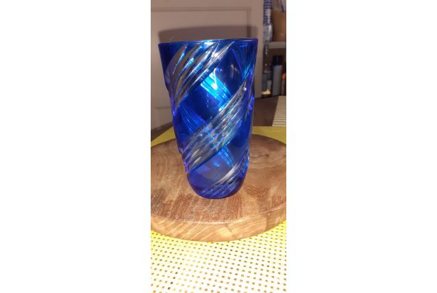 Vase cristal ciselé bleu