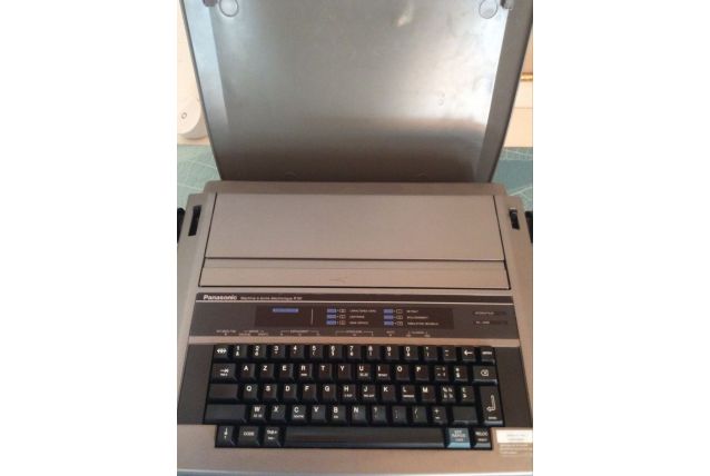 machine à écrire Panasonic électronique R191