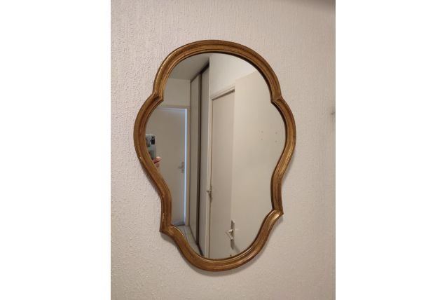 Miroir ancien en bois doré 