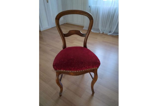 3 chaises velours grenat