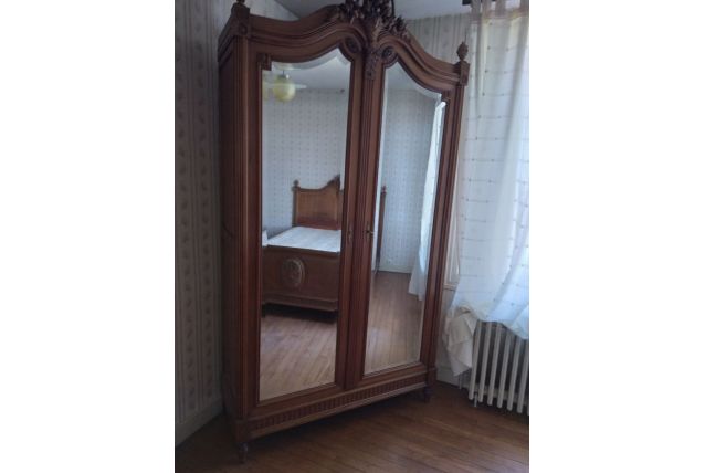 armoire ancienne deux portes miroirs biseautés