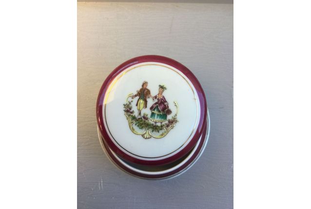 Bonbonnière porcelaine Limoges 