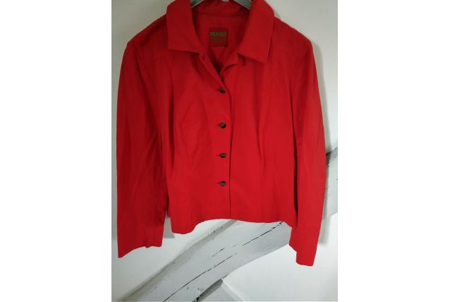 Veste boutonnée courte col polo cardigan blazer rouge femme 
